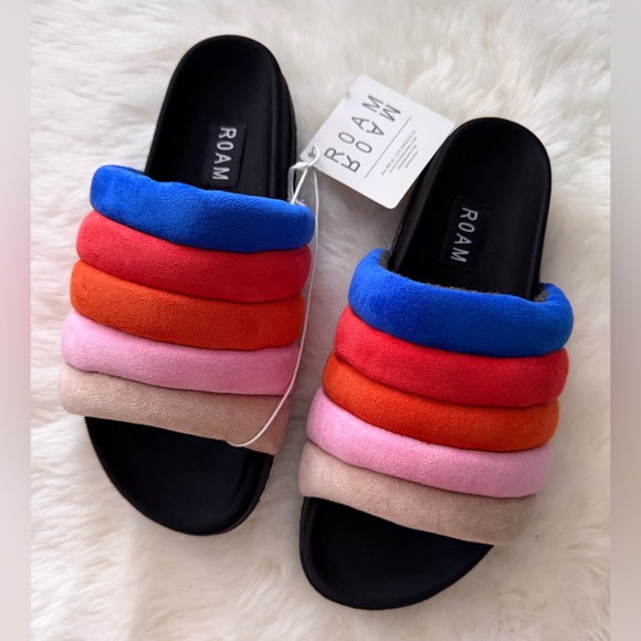 New! ROAM Colorful Plush Slide Slippers - Picture 1 of 5